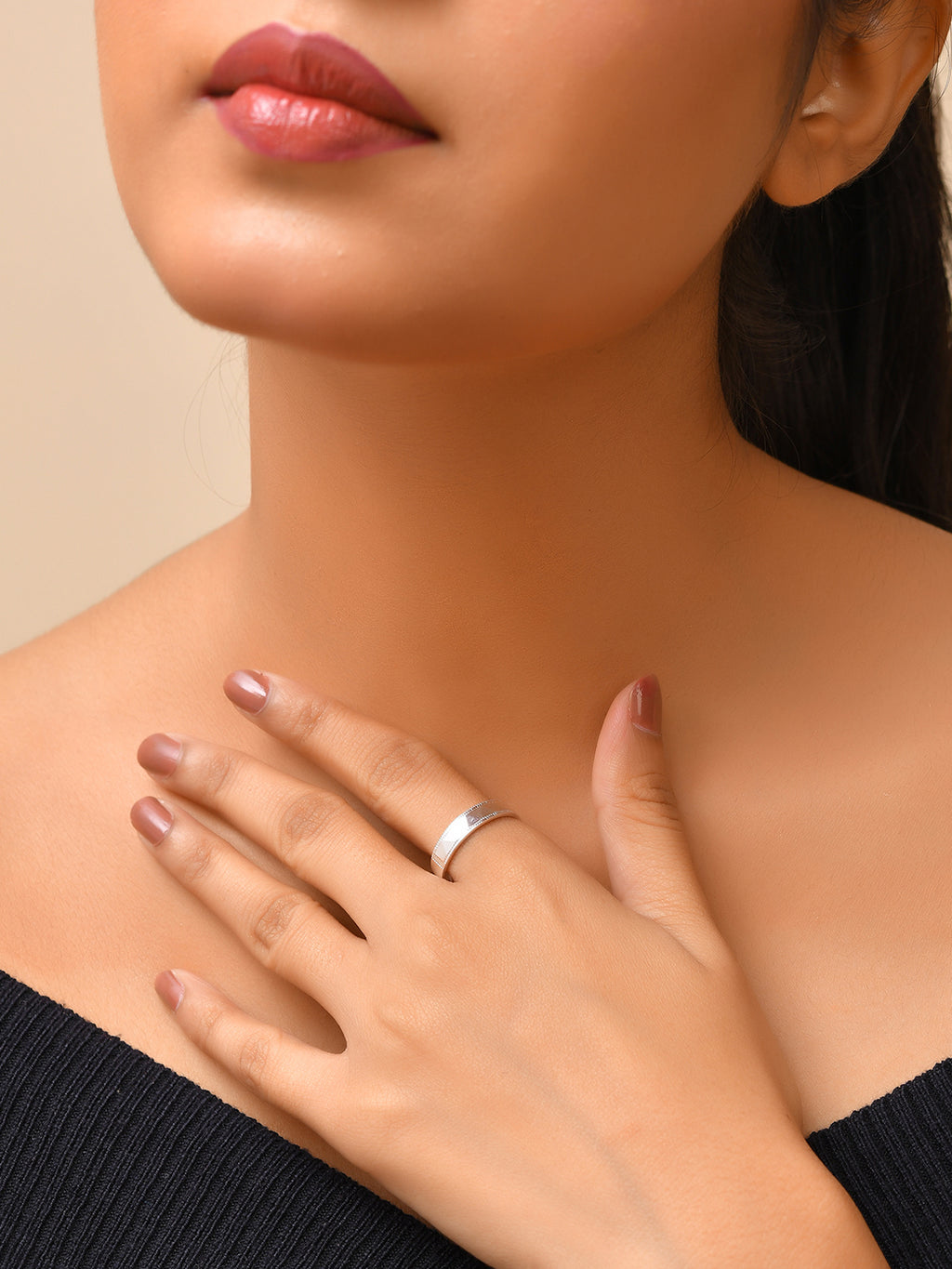 Stratos Engraved Ring