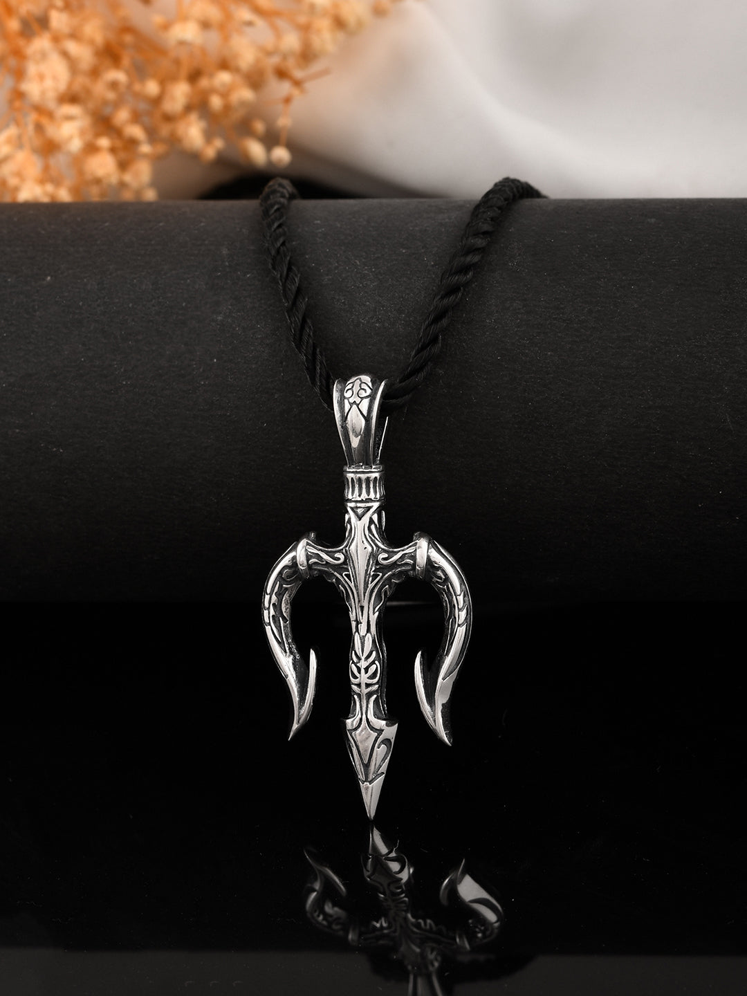 Valkyrie’s Crest Necklace