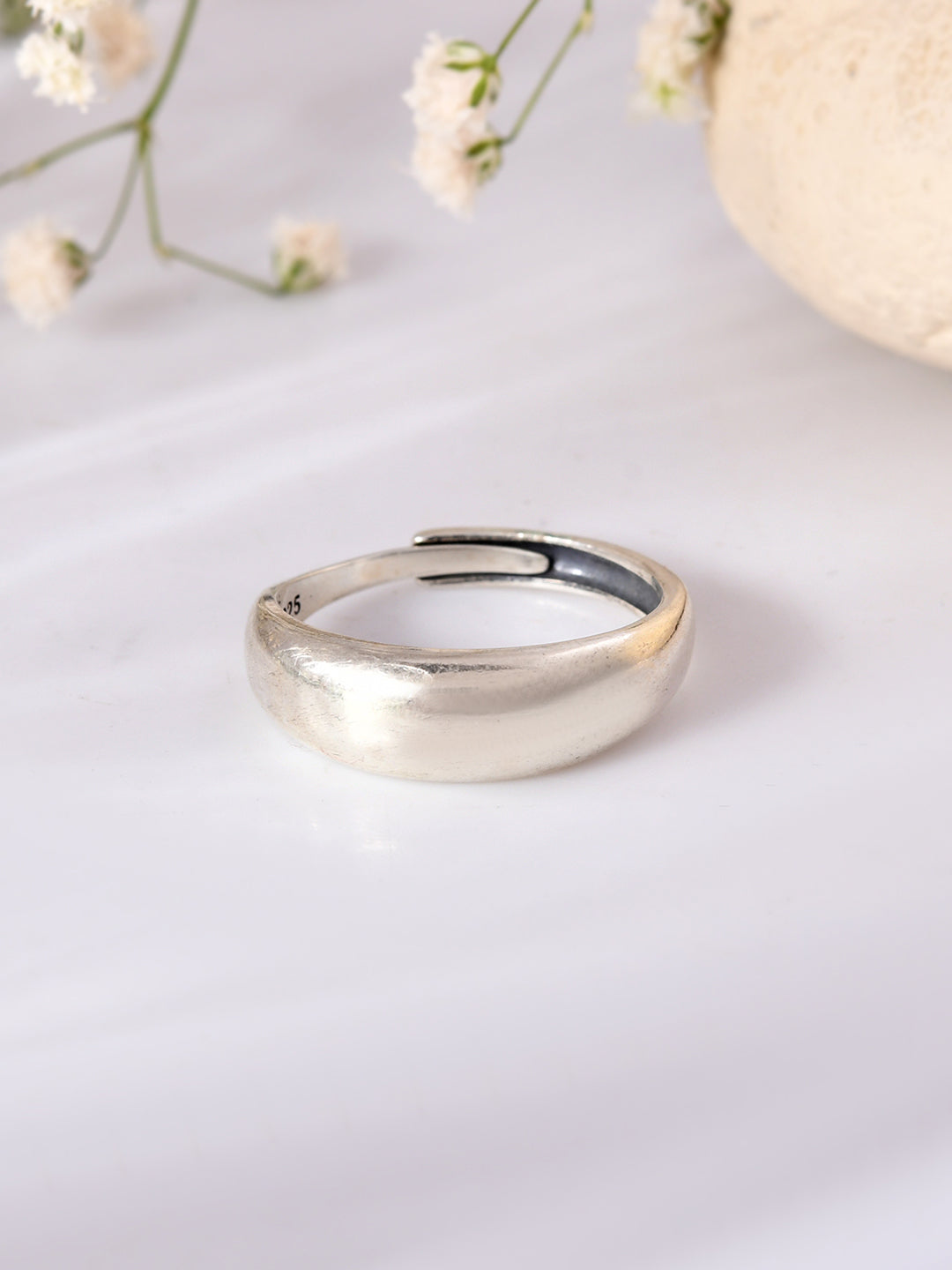 Oria Sleek Ring