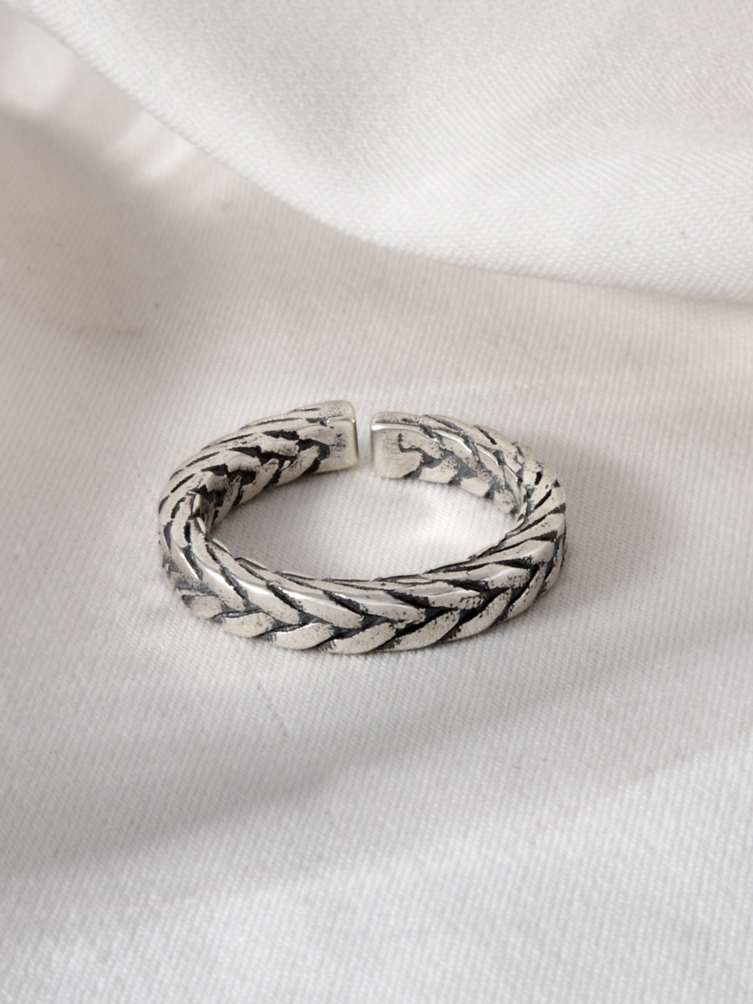 Braidora Ring