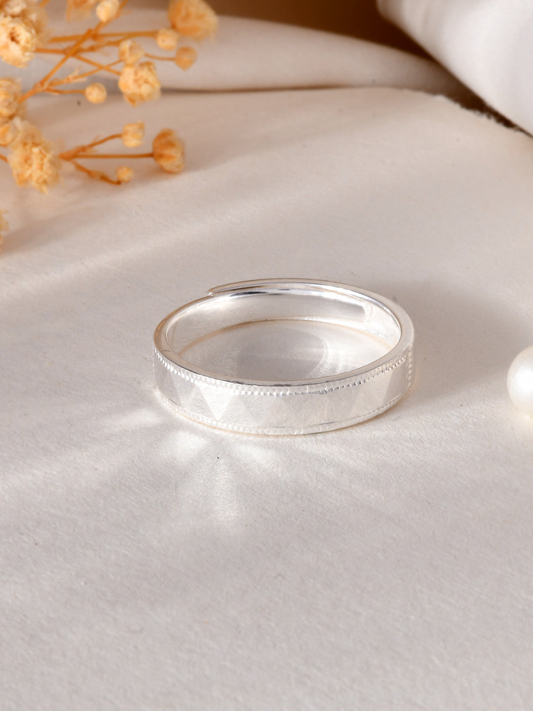 Stratos Engraved Ring