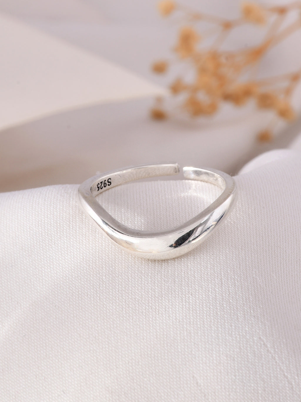 Liora Twist Ring