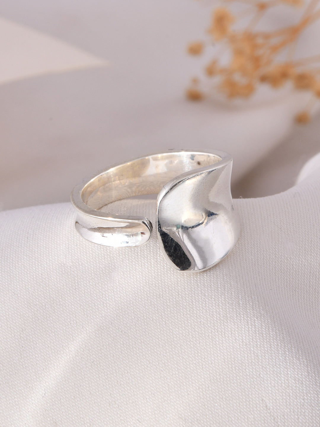 Solara Balance Ring