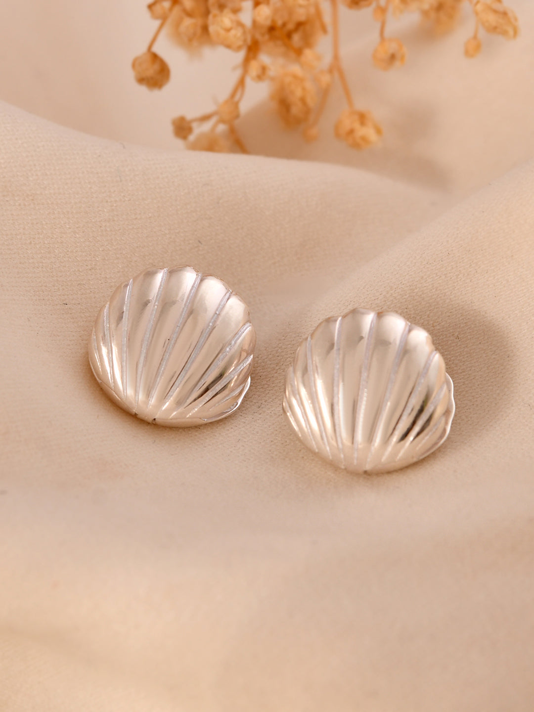 Marina Shell Stud Earrings